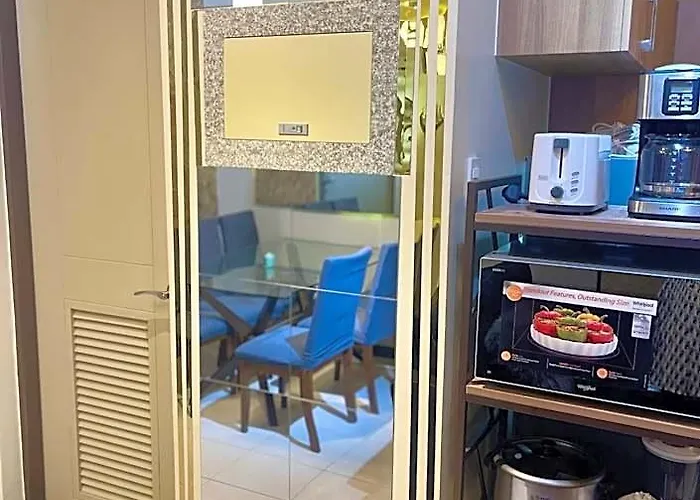 Two Bedroom With Balcony 70sqm -pasig Hotel