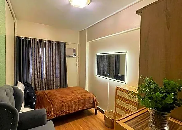 Two Bedroom With Balcony 70sqm -pasig Hotel 5*