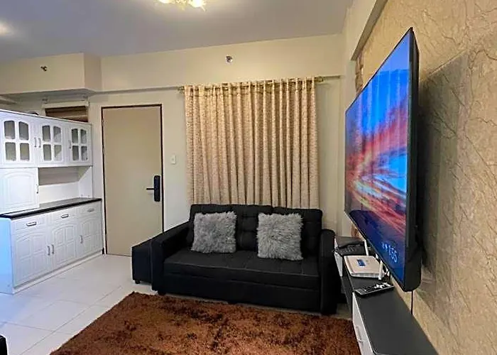 Two Bedroom With Balcony 70sqm -pasig Hotel