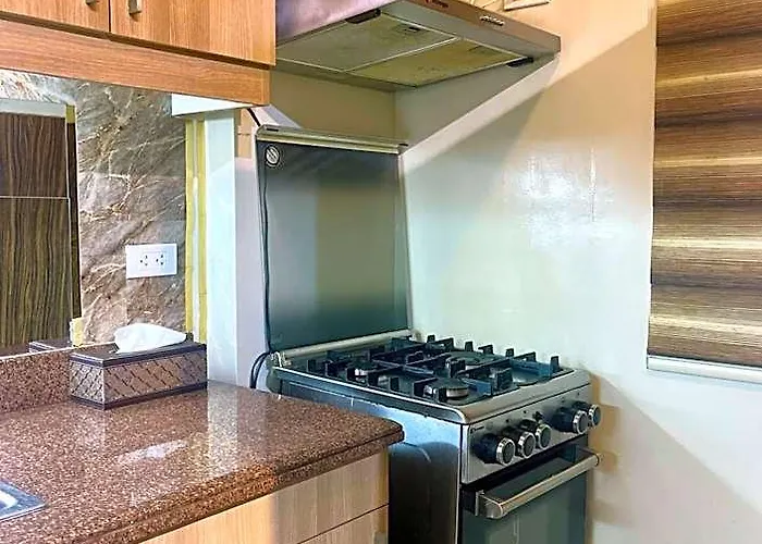 Two Bedroom With Balcony 70sqm -pasig Hotel 5*