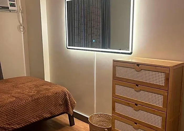 Two Bedroom With Balcony 70sqm -pasig Hotel 5*