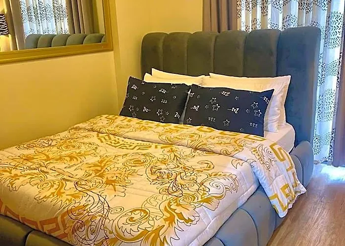 Two Bedroom With Balcony 70sqm -pasig Hotel 5*